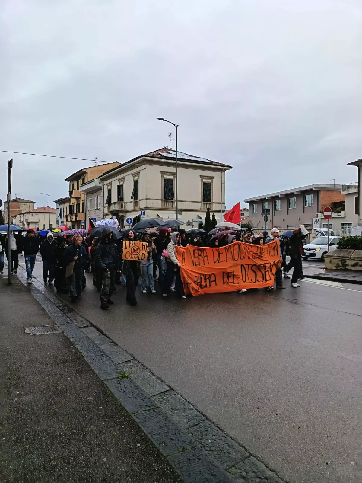 Manifestazione no ice